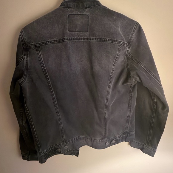 Levi's Black Jacket with Brown Label - Picture 2 of 3